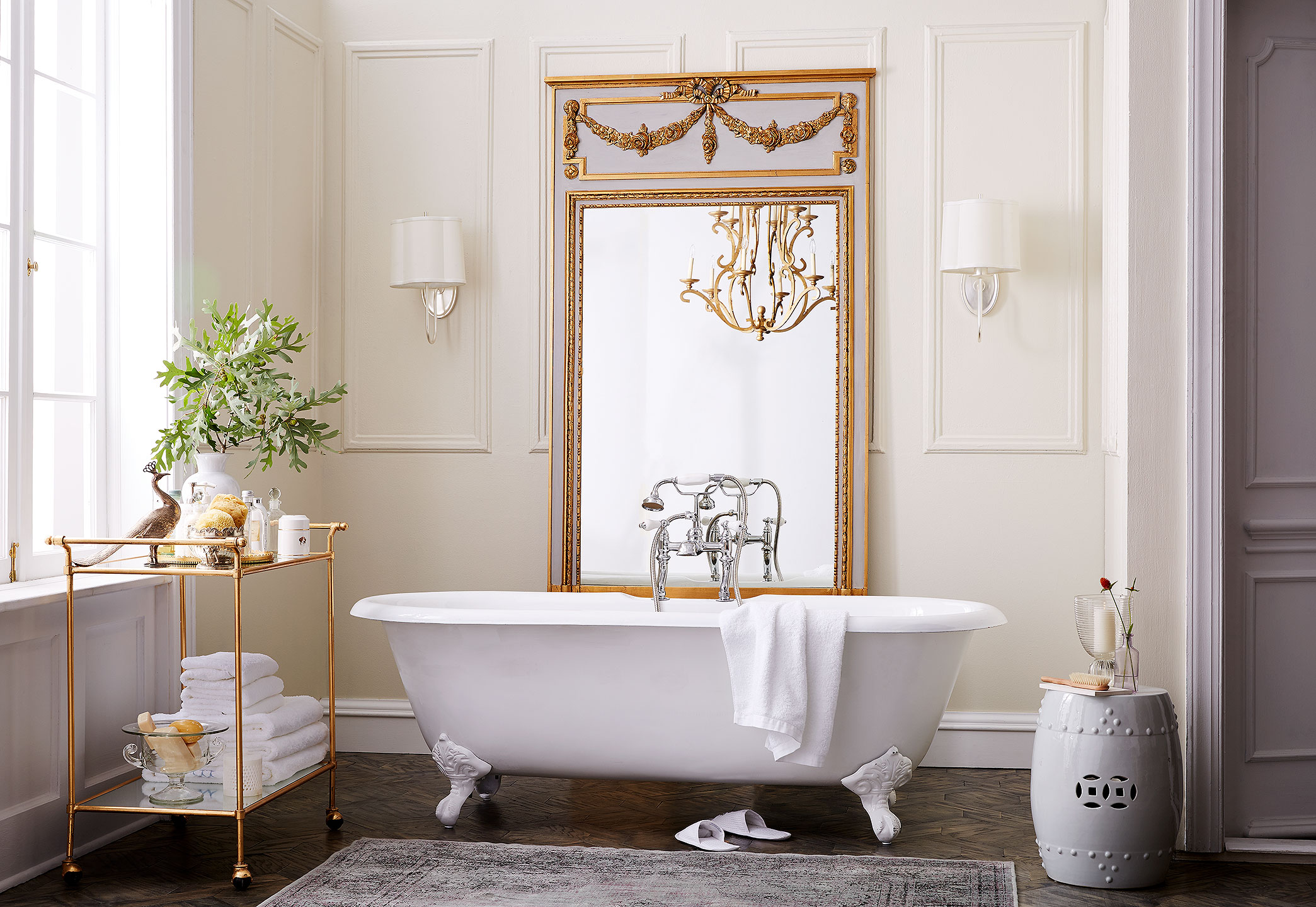 11_OKL_SIT_00074926_LIFE_CR_Spotlight-on-Oversized-Mirrors-392_YHK